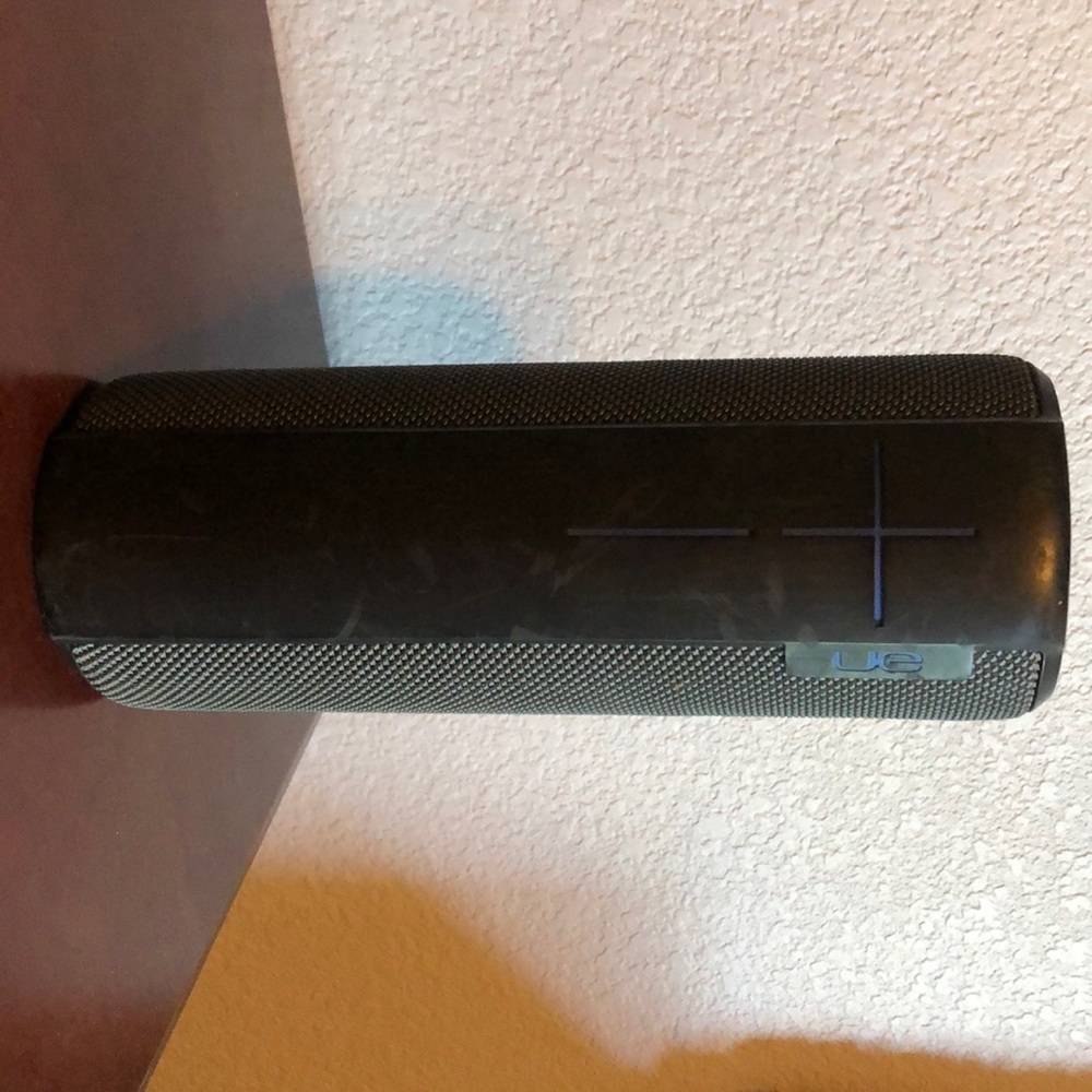 UE (ultimate ears) SPEAKER 🖤🗣